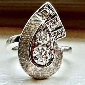 Vintage Pear Shaped cluster ring with real diamonds, 14kt gold, Size 6